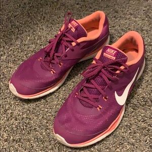 Women’s Nike shoes